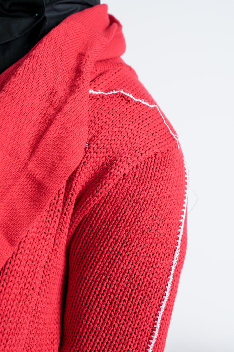 KOBBY : LOOSE JUMPER / RED